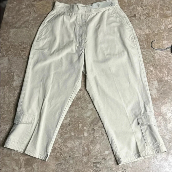 Y2K Barrel cargo capri pants,Light cream ,vtg, NWT, Velcro pocket,PRIVATE MEMBER - Picture 1 of 14